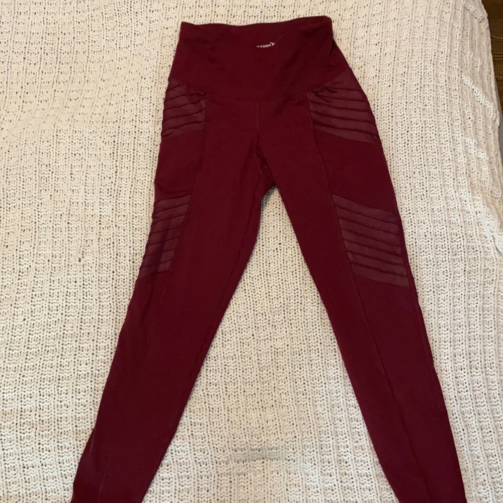 Old Navy go dry active maroon leggings size small